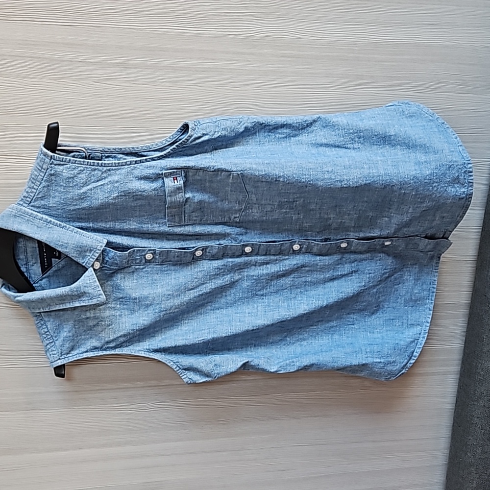 Tommy Hilfiger Sleeveless Buttondown Top - Blue Size Medium